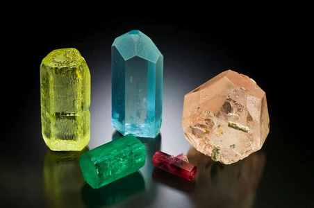 Meet the most famous family in jewelry: BERYL family of gemstones